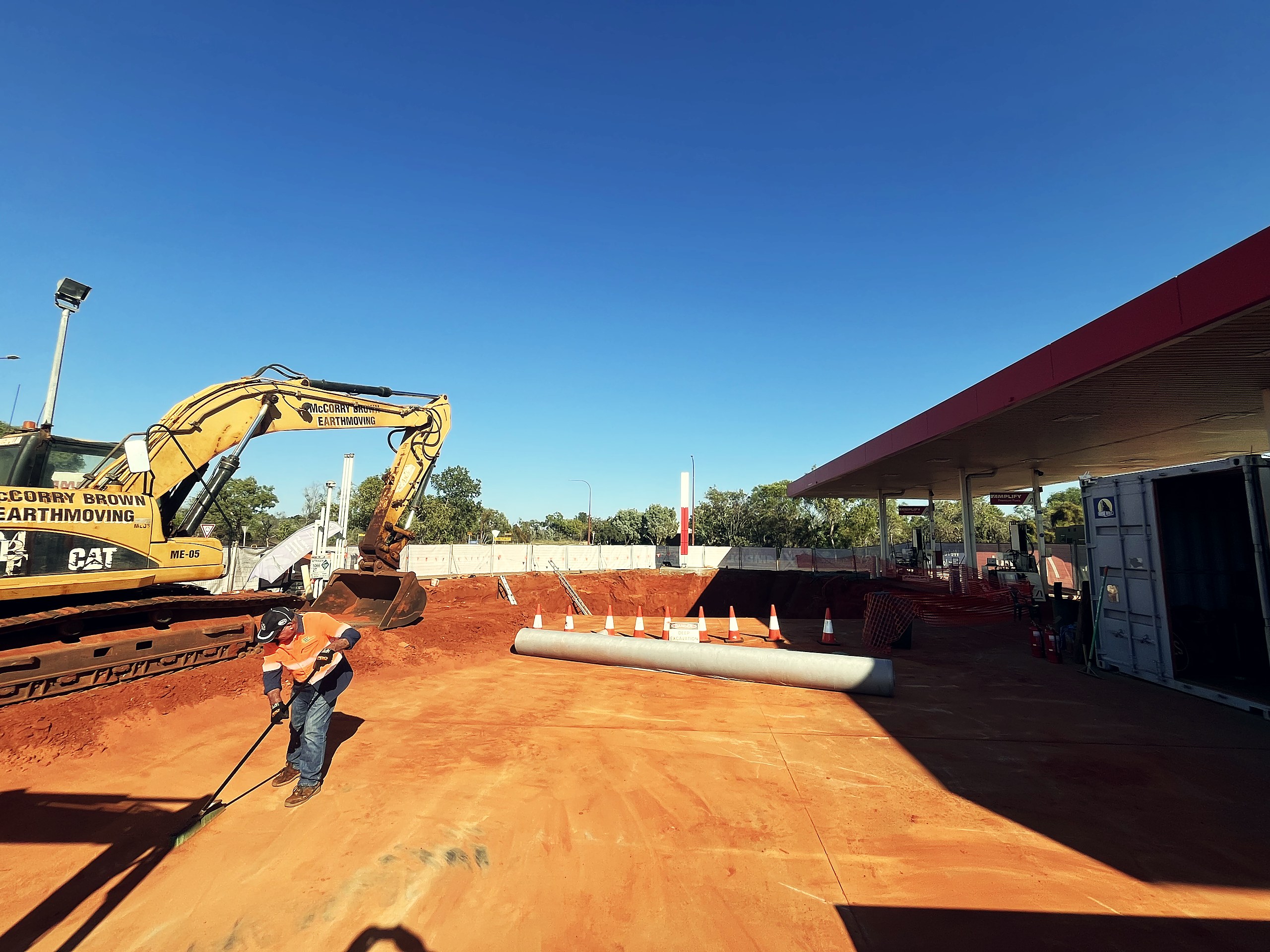 Tank removal and disposal on a fuel site project